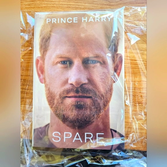 Like new Prince Harry Spare book - Picture 1 of 2
